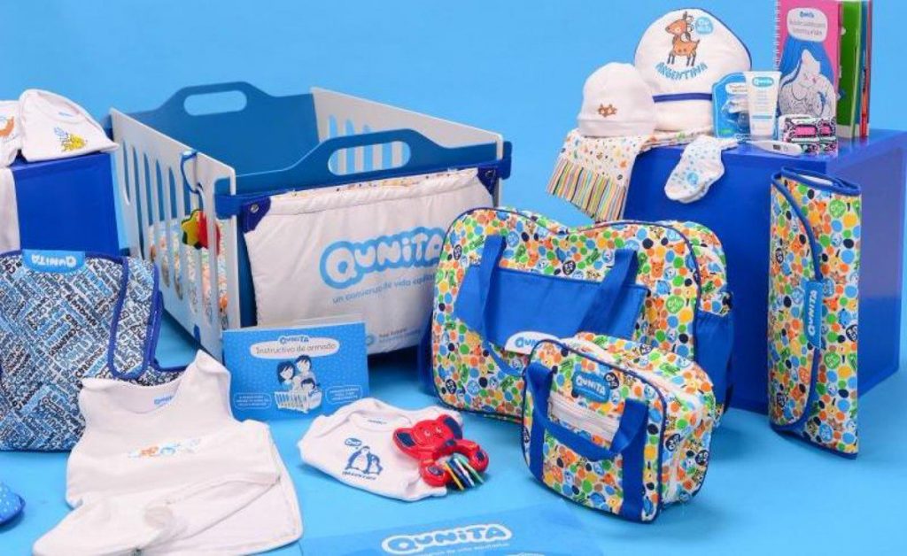 El kit para futuras madres que repartió el gobierno de Cristina Fernández de Kirchner y que el juez Bonadío ordenó destruir.