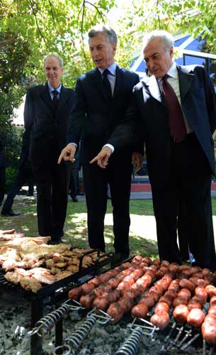 Asadito para agasajar al invitado.