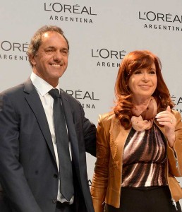 La presidenta Cristina Fernández junto al gobernador bonaerense y candidato a presidente por el FpV, Daniel Scioli