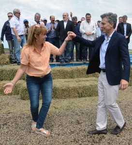 macri-baila-corrientes-2