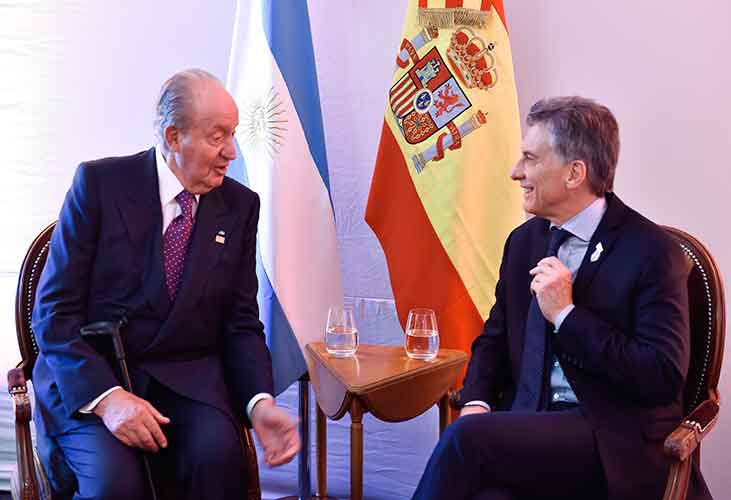 El presidente Mauricio Macri junto a Juan Carlos de Borbón, el polémico caído Rey de España