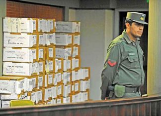 Gendarmería distribuye las urnas para las PASO