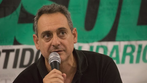 El presidente del Partido Solidario, Carlos Grande apuntó que "La derecha quiere a Cristina como rehén para aplicar su plan de mayor concentración de la riqueza y de los ingresos".